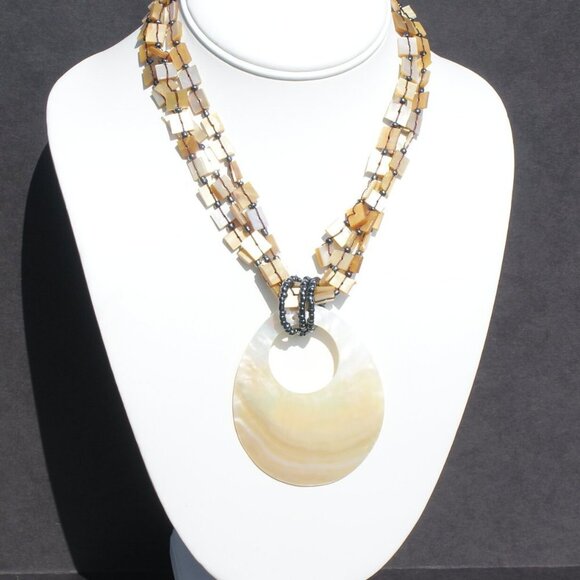 Gold M.O.P. (Mother of Pearls) Oval Necklace - Picture 1 of 4
